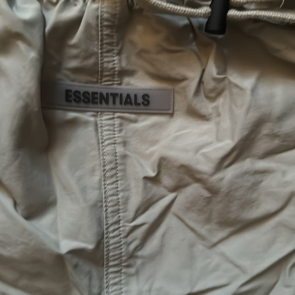 Essentially shorts windbreaker fabric - Picture 2 of 4